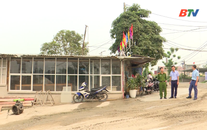 Siết chặt quản l&yacute;, ngăn chặn vi phạm h&agrave;nh lang tho&aacute;t lũ tuyến đ&ecirc; tả Cầu