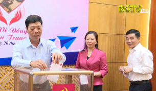 Nhiều đơn vị ph&aacute;t động ủng hộ miền Trung khắc phục mưa lũ