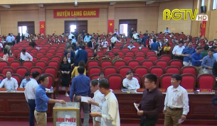 Nhiều hoạt động chung tay ủng hộ, gi&uacute;p đỡ đồng b&agrave;o miền Trung