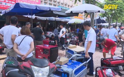 Nhu cầu mua m&aacute;y ph&aacute;t điện, t&iacute;ch điện của người d&acirc;n tăng cao