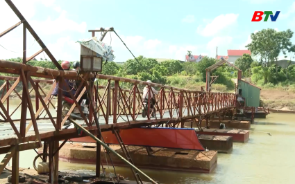 Những bất cập cầu phao qua s&ocirc;ng Lục Nam 