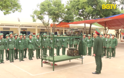 Những ng&agrave;y đầu l&agrave; chiến sĩ 