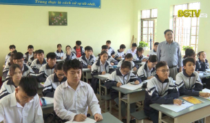 Những người thầy hết l&ograve;ng v&igrave; học sinh