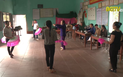 Những phụ nữ đam m&ecirc; h&aacute;t Ch&egrave;o 