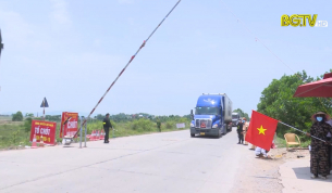 Niềm vui chuyển từ c&aacute;ch ly sang gi&atilde;n c&aacute;ch x&atilde; hội 