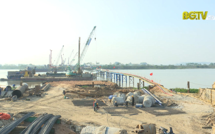 Niềm vui nối liền đ&ocirc;i bờ 