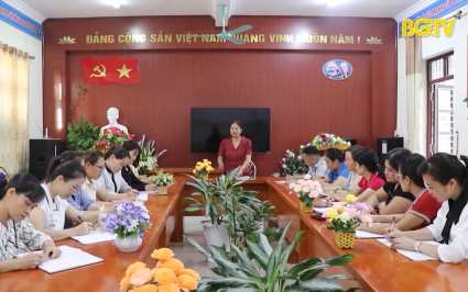 Nữ hiệu trưởng kh&ocirc;ng ngừng đổi mới, s&aacute;ng tạo trong quản l&yacute; 