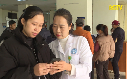 Tăng cường hướng dẫn c&agrave;i đặt sổ sức khoẻ điện tử tr&ecirc;n VNeID