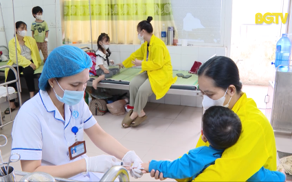 PBKT: Ph&ograve;ng bệnh h&ocirc; hấp l&uacute;c giao m&ugrave;a