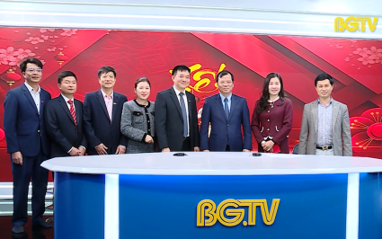PCT UBND tỉnh Phan Thế Tuấn ch&uacute;c Tết cơ quan b&aacute;o ch&iacute;