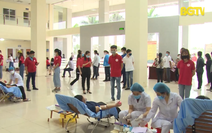 Phấn đấu tiếp nhận 5.600 đơn vị m&aacute;u dịp h&egrave; 