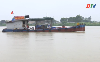  Ph&aacute;p luật v&agrave; cuộc sống: Quản l&yacute; b&atilde;i tập kết m&ugrave;a mưa b&atilde;o