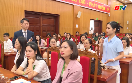 Ph&aacute;p luật v&agrave; cuộc sống: Tuy&ecirc;n truyền, hỗ trợ ph&aacute;p l&yacute; cho doanh nghiệp trong c&aacute;c khu c&ocirc;ng nghiệp