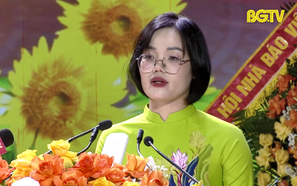 Ph&aacute;t biểu của nh&agrave; b&aacute;o Thu Hằng, B&iacute; thư Chi đo&agrave;n Đ&agrave;i PT&TH tỉnh Bắc Giang tại Lễ kỷ niệm 100 năm Ng&agrave;y B&aacute;o ch&iacute; C&aacute;ch mạng Việt Nam