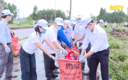 Ph&aacute;t động chiến dịch cao điểm dọn sạch r&aacute;c, phủ xanh đất trống