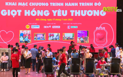 Ph&aacute;t động chương tr&igrave;nh "H&agrave;nh tr&igrave;nh đỏ" giọt hồng y&ecirc;u thương