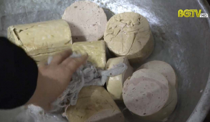 Ph&aacute;t hiện cơ sở sản xuất Gi&ograve;, Chả kh&ocirc;ng đảm bảo vệ sinh ATTP