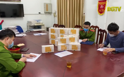 Ph&aacute;t hiện gần 1000 kit test nhanh Covid-19 kh&ocirc;ng r&otilde; nguồn gốc