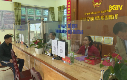 Ph&aacute;t huy hiệu quả m&ocirc; h&igrave;nh ch&iacute;nh quyền th&acirc;n thiện