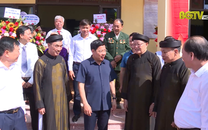 Ph&aacute;t huy truyền thống đo&agrave;n kết, x&acirc;y dựng n&ocirc;ng th&ocirc;n mới, đ&ocirc; thị văn minh