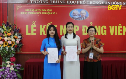 Ph&aacute;t triển đảng vi&ecirc;n l&agrave; học sinh ở Sơn Động