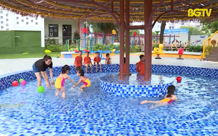 Ph&aacute;t triển nền gi&aacute;o dục to&agrave;n diện, hiện đại  