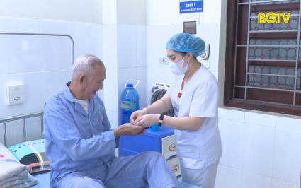 Phẫu thuật loại bỏ khối u thận k&iacute;ch thước lớn cho người đ&agrave;n &ocirc;ng 66 tuổi 