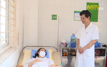 Phẫu thuật nội soi cắt u xơ tử cung nặng gần 2kg