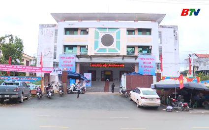 Phi&ecirc;n giao dịch việc l&agrave;m kết nối cung-cầu lao động; định hướng nghề nghiệp, việc l&agrave;m bền vững tại x&atilde; Sơn Động