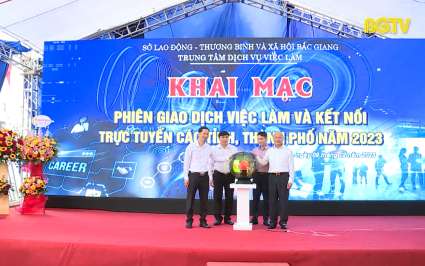 Phi&ecirc;n giao dịch việc l&agrave;m thu h&uacute;t gần 160 doanh nghiệp