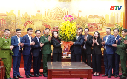 Ph&oacute; B&iacute; thư Thường trực Tỉnh uỷ ch&uacute;c Tết phường Kinh Bắc