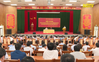 Ph&oacute; B&iacute; thư Thường trực Tỉnh ủy đối thoại với c&aacute;n bộ MTTQ cấp x&atilde; 