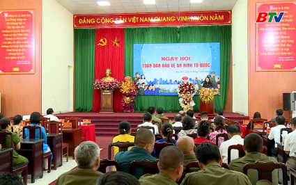 Ph&oacute; B&iacute; thư Thường trực Tỉnh ủy dự Ng&agrave;y hội to&agrave;n d&acirc;n bảo vệ ANTQ phường Hạp Lĩnh 