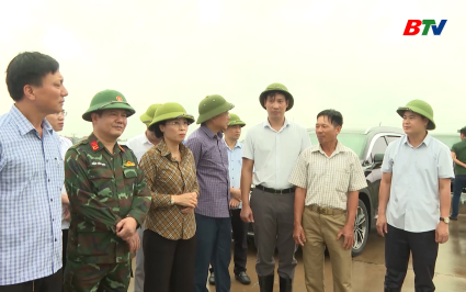 Ph&oacute; B&iacute; thư thường trực Tỉnh uỷ kiểm tra t&igrave;nh h&igrave;nh ảnh hưởng do b&atilde;o số 11