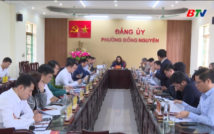 Ph&oacute; B&iacute; thư Thường trực Tỉnh ủy l&agrave;m việc với Đảng ủy phường Đồng Nguy&ecirc;n 