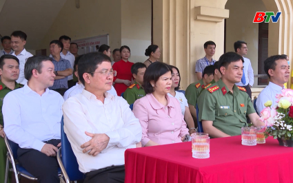 Ph&oacute; B&iacute; thư Tỉnh ủy dự Ng&agrave;y hội to&agrave;n d&acirc;n bảo vệ ANTQ phường Đồng Nguy&ecirc;n 