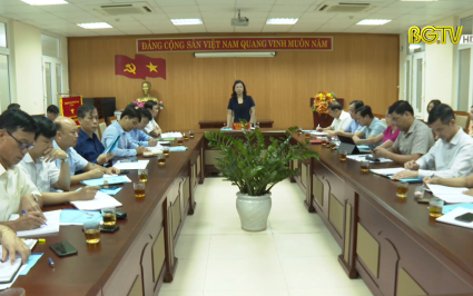 Ph&oacute; B&iacute; thư TT Tỉnh ủy l&agrave;m việc với Hội n&ocirc;ng d&acirc;n