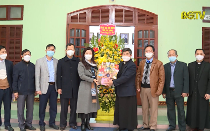 Ph&oacute; B&iacute; thư TT tỉnh ủy thăm, ch&uacute;c Tết Gi&aacute;o xứ Bắc Giang