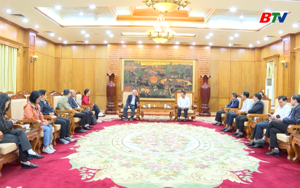 L&atilde;nh đạo UBND tỉnh l&agrave;m việc với Hiệp hội du lịch