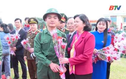 Ph&oacute; Chủ tịch Thường trực HĐND  tỉnh dự giao, nhận qu&acirc;n tại điểm số 7 