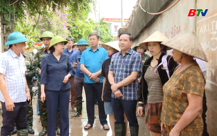 Ph&oacute; Chủ tịch thường trực HĐND tỉnh kiểm tra c&ocirc;ng t&aacute;c ph&ograve;ng chống lụt, b&atilde;o 