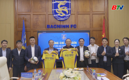 Ph&oacute; Chủ tịch Thường trực UBND tỉnh l&agrave;m việc với C&ocirc;ng ty Cổ phần b&oacute;ng đ&aacute; Bắc Ninh 