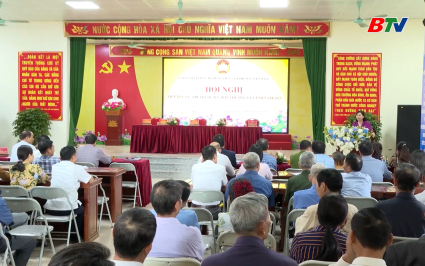Ph&oacute; Chủ tịch Thường trực HĐND tỉnh Trần Thị Hằng tiếp x&uacute;c cử tri phường Trạm Lộ