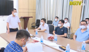 Ph&oacute; Chủ tịch UBND tỉnh chia tay đo&agrave;n y tế L&agrave;o Cai