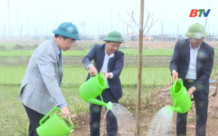 Ph&oacute; chủ tịch UBND tỉnh&nbsp;dự lễ ph&aacute;t động Tết trồng c&acirc;y tại x&atilde; T&acirc;n Y&ecirc;n