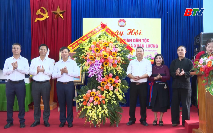 Ph&oacute; Chủ tịch UBND tỉnh dự Ng&agrave;y hội Đại đo&agrave;n kết tại bản Ven, x&atilde; Xu&acirc;n Lương