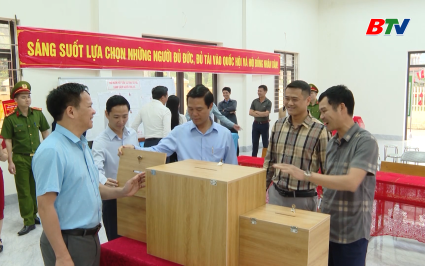 Ph&oacute; Chủ tịch UBND tỉnh kiểm tra c&ocirc;ng t&aacute;c bầu cử