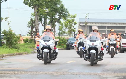 Ph&ograve;ng CSGT ra qu&acirc;n thực hiện kế hoạch cao điểm 