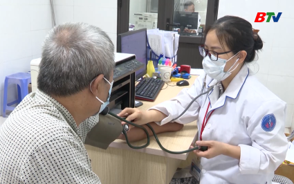 Ph&oacute;ng sự: Điều trị vi&ecirc;m gan C cho bệnh nh&acirc;n nhiễm HIV