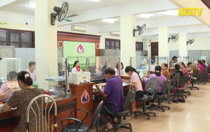 Phong tr&agrave;o thi đua của Ng&acirc;n h&agrave;ng Ch&iacute;nh s&aacute;ch x&atilde; hội tỉnh